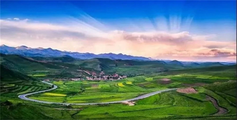 AI数字乡村-打造数字乡村可视化，提升农民幸福感！